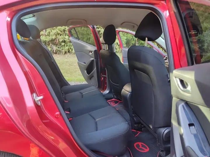 Mazda Axela interior